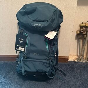 BNWT Osprey Kyte 46 Icelake Green Women’s XS/S